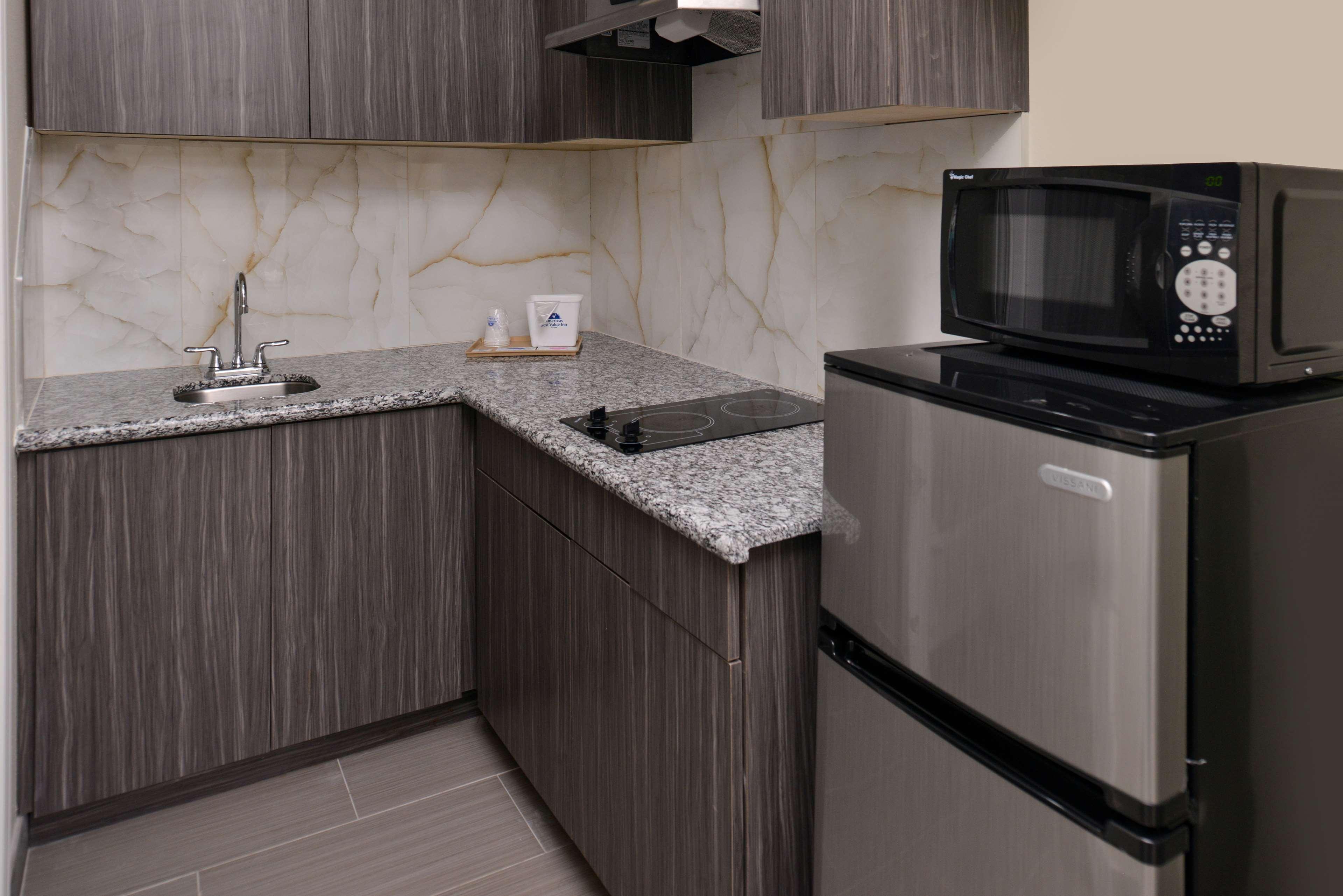 Americas Best Value Inn & Suites - Houston/Hwy 6 & Westpark Mission Bend Eksteriør billede