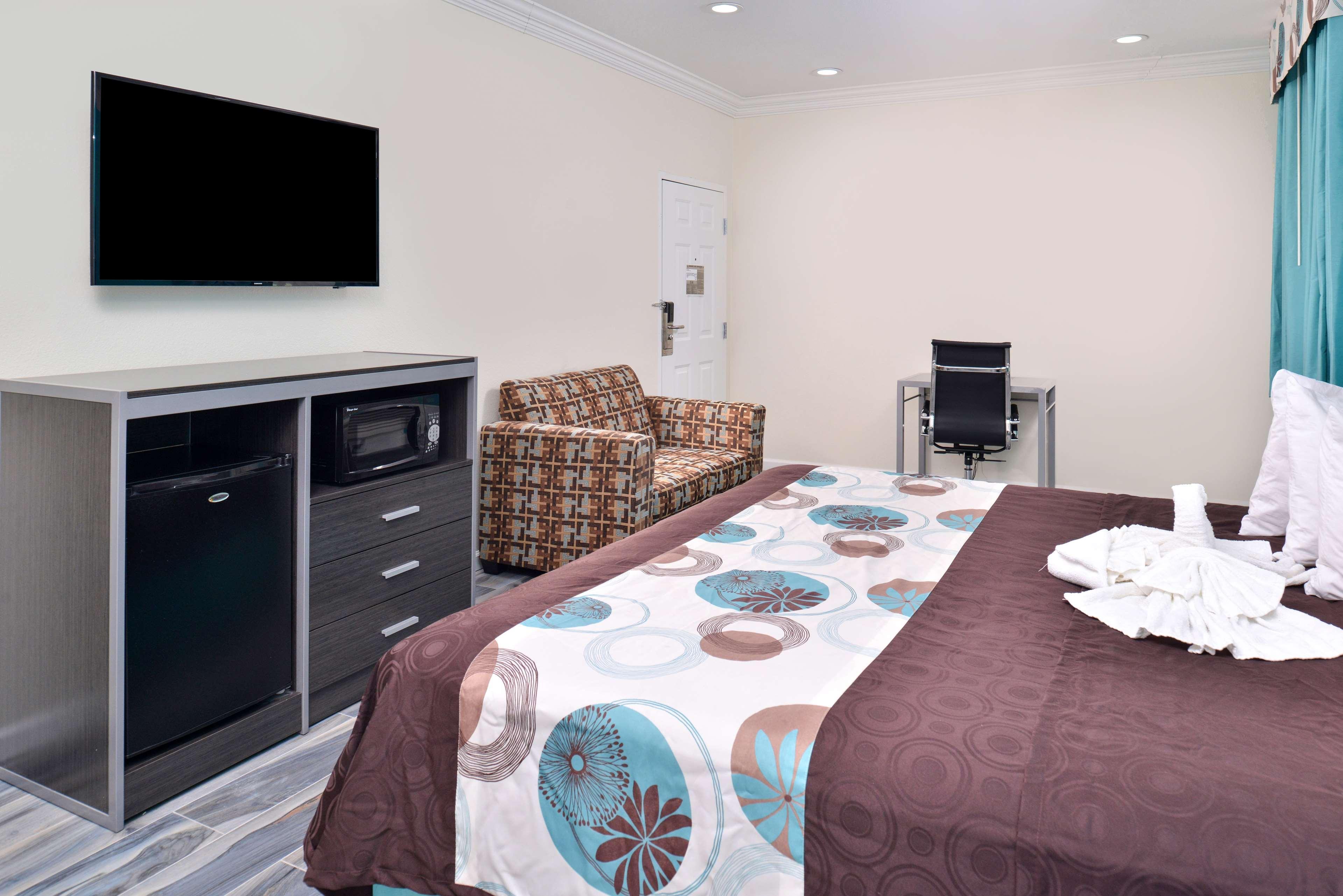Americas Best Value Inn & Suites - Houston/Hwy 6 & Westpark Mission Bend Eksteriør billede