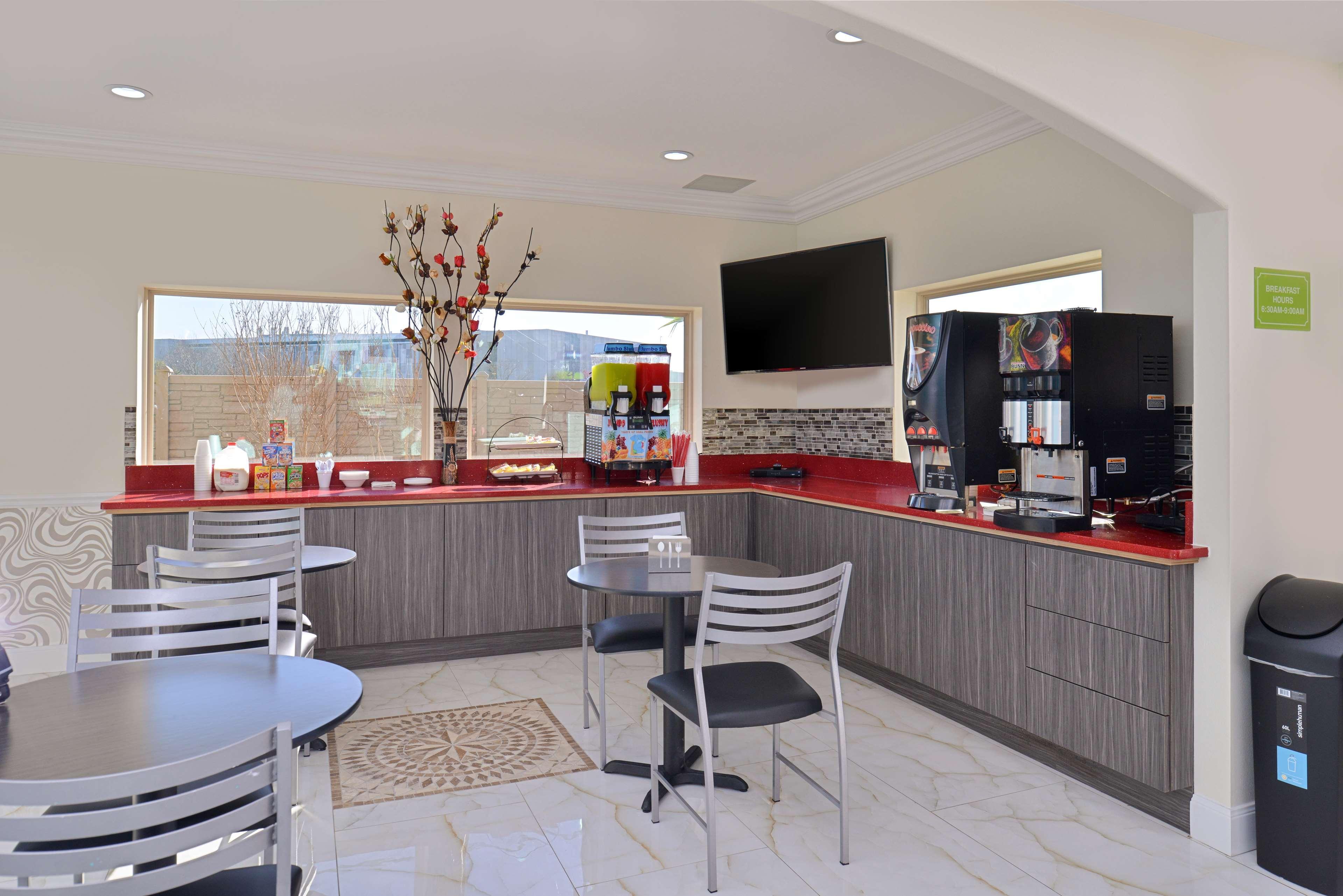 Americas Best Value Inn & Suites - Houston/Hwy 6 & Westpark Mission Bend Eksteriør billede